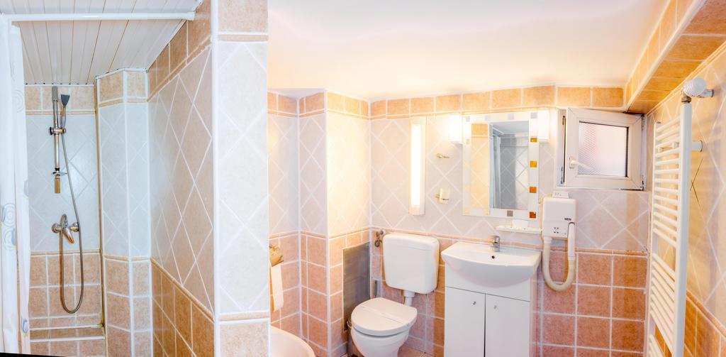 Pensiunea Casa Verde Bucuresti Экстерьер фото