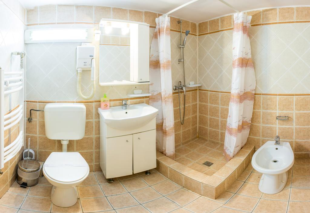 Pensiunea Casa Verde Bucuresti Экстерьер фото