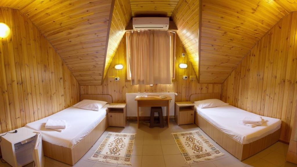 Pensiunea Casa Verde Bucuresti Экстерьер фото